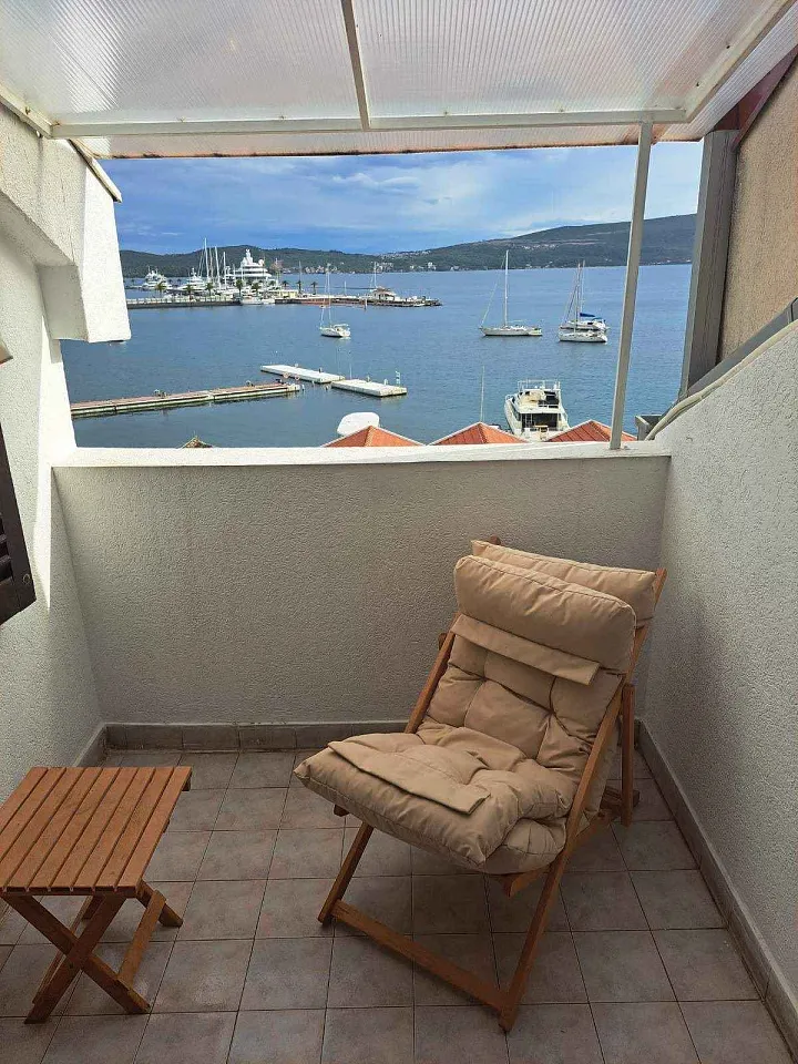 Duplex zum Verkauf in Tivat mit wunderschönem Meerblick